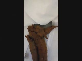 Australian Latina With Huge Ass Takes A Nice Big Shit For Us