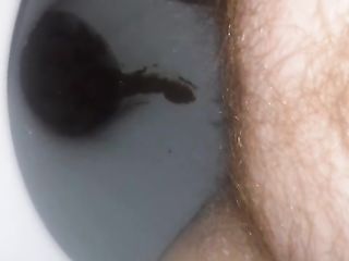 BBW With Hairy Pussy Taking Nice Dump And Piss For Us Live